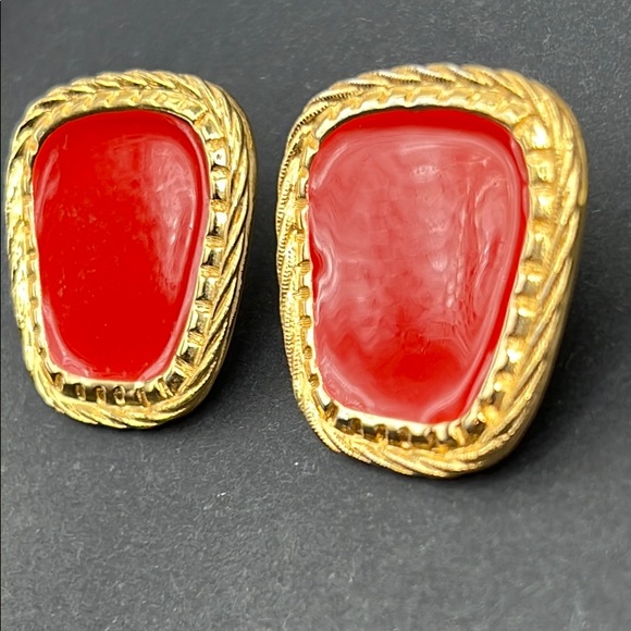 Vintage Avon red enamel earrings - Picture 2 of 6